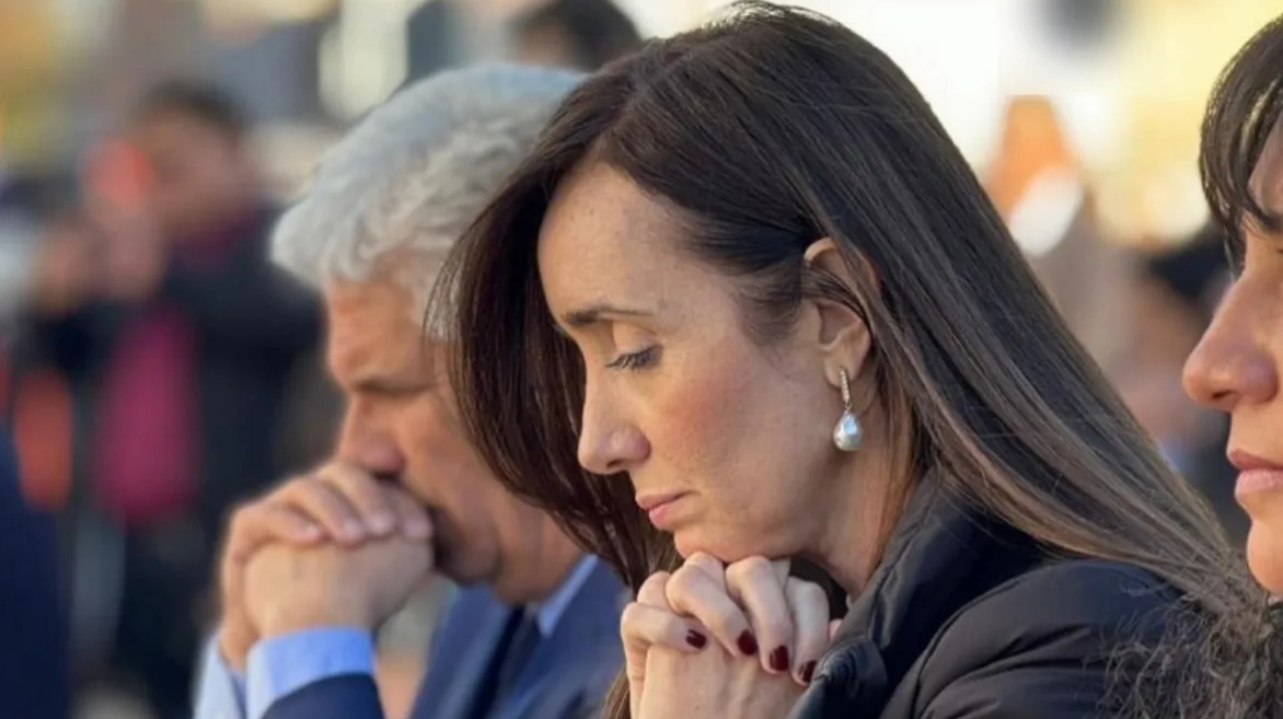 La presidenta que espera Vol. II