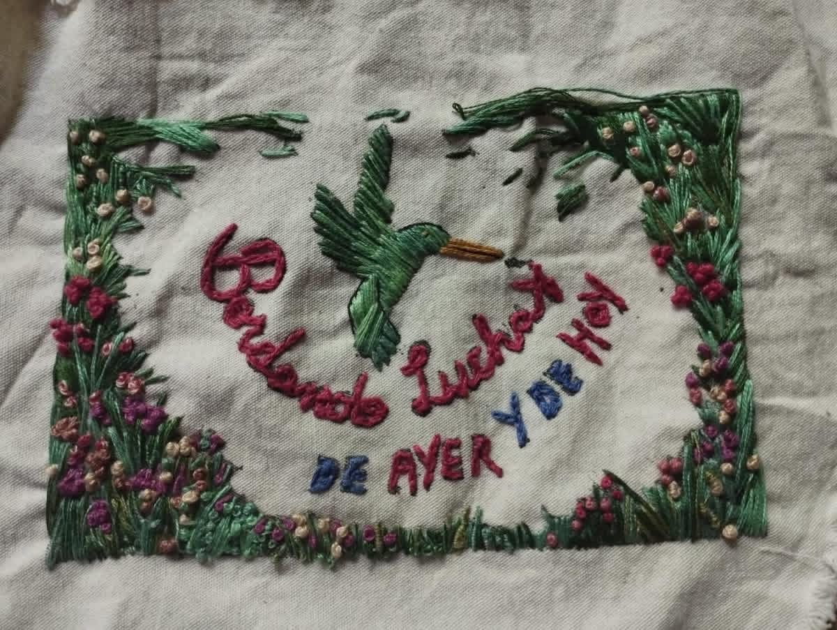 Cuando los hilos se entrecruzan: bordados en la memoria